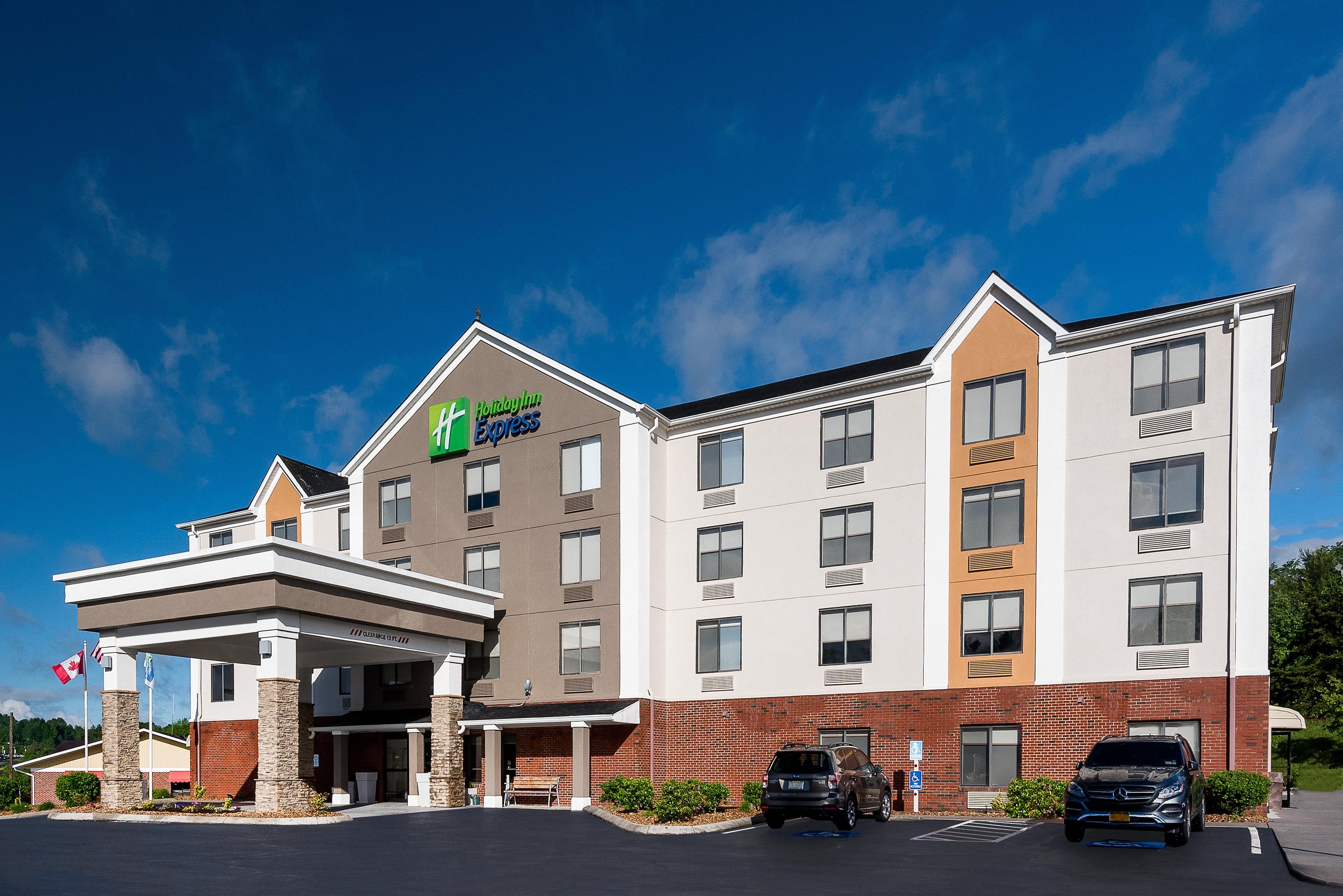 Holiday Inn Express Hillsville By Ihg Exterior photo