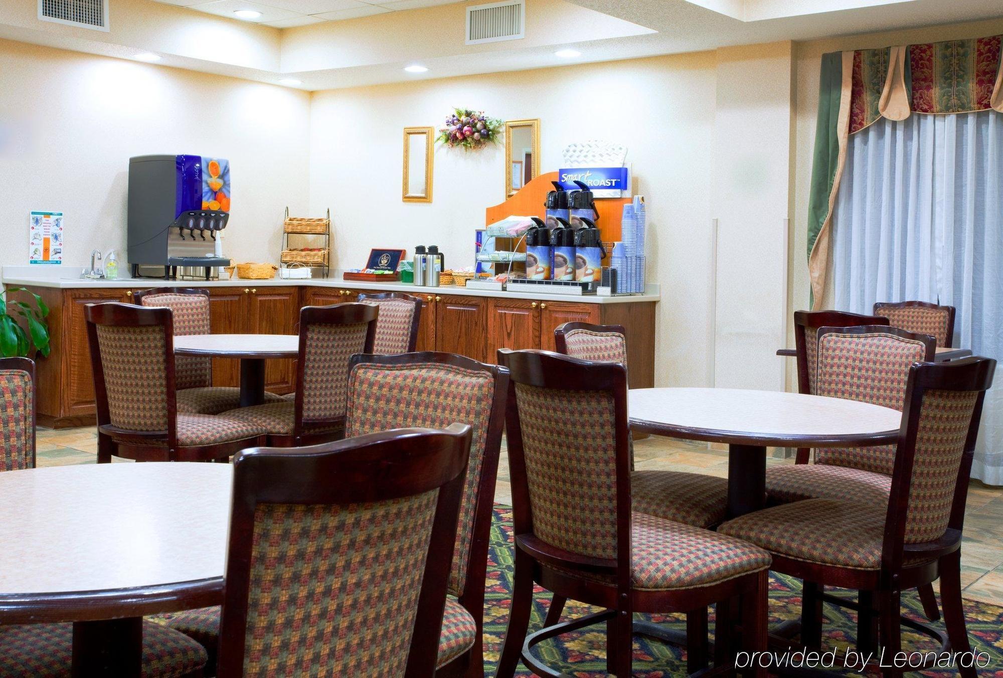 Holiday Inn Express Hillsville By Ihg Exterior photo