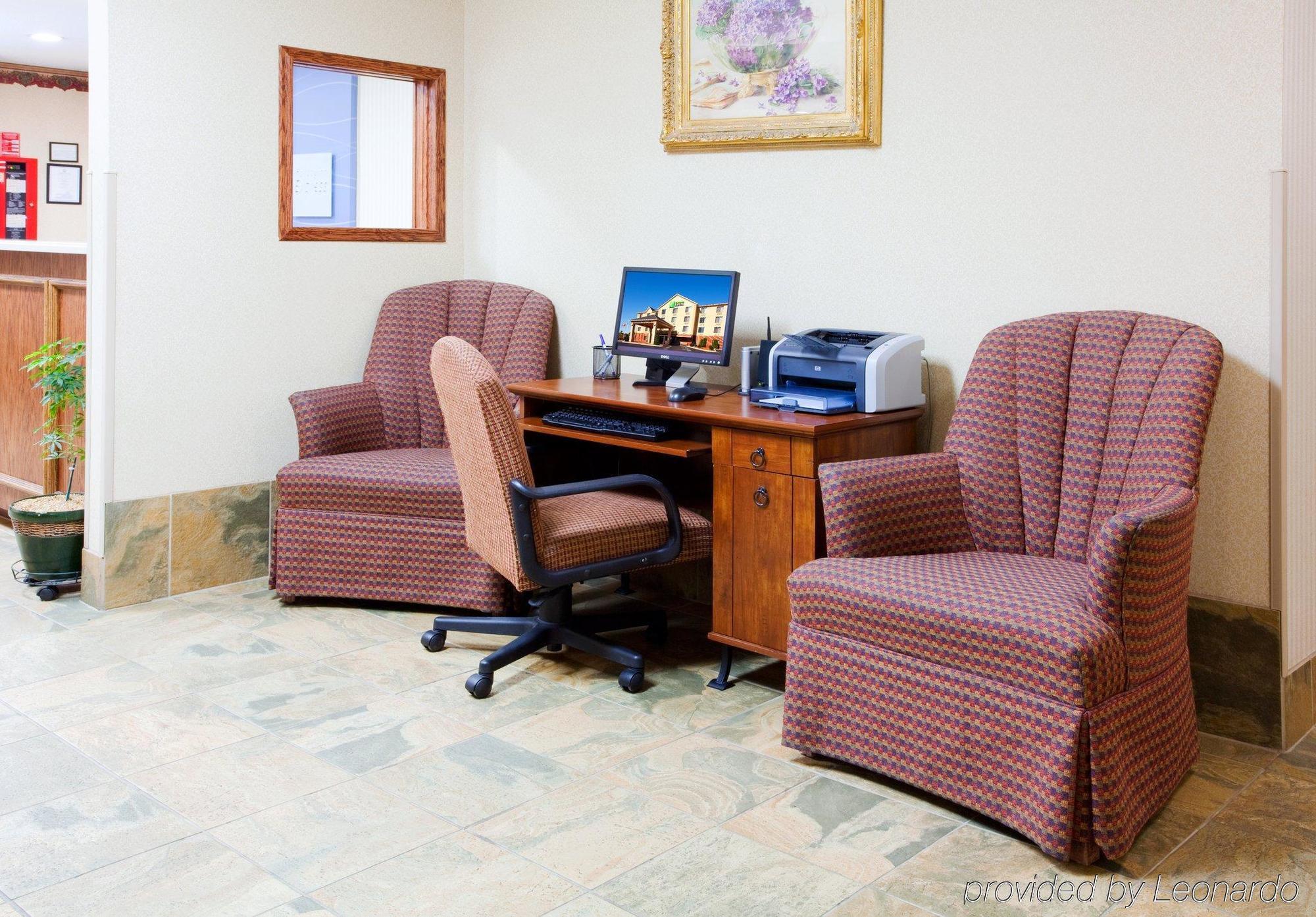 Holiday Inn Express Hillsville By Ihg Exterior photo