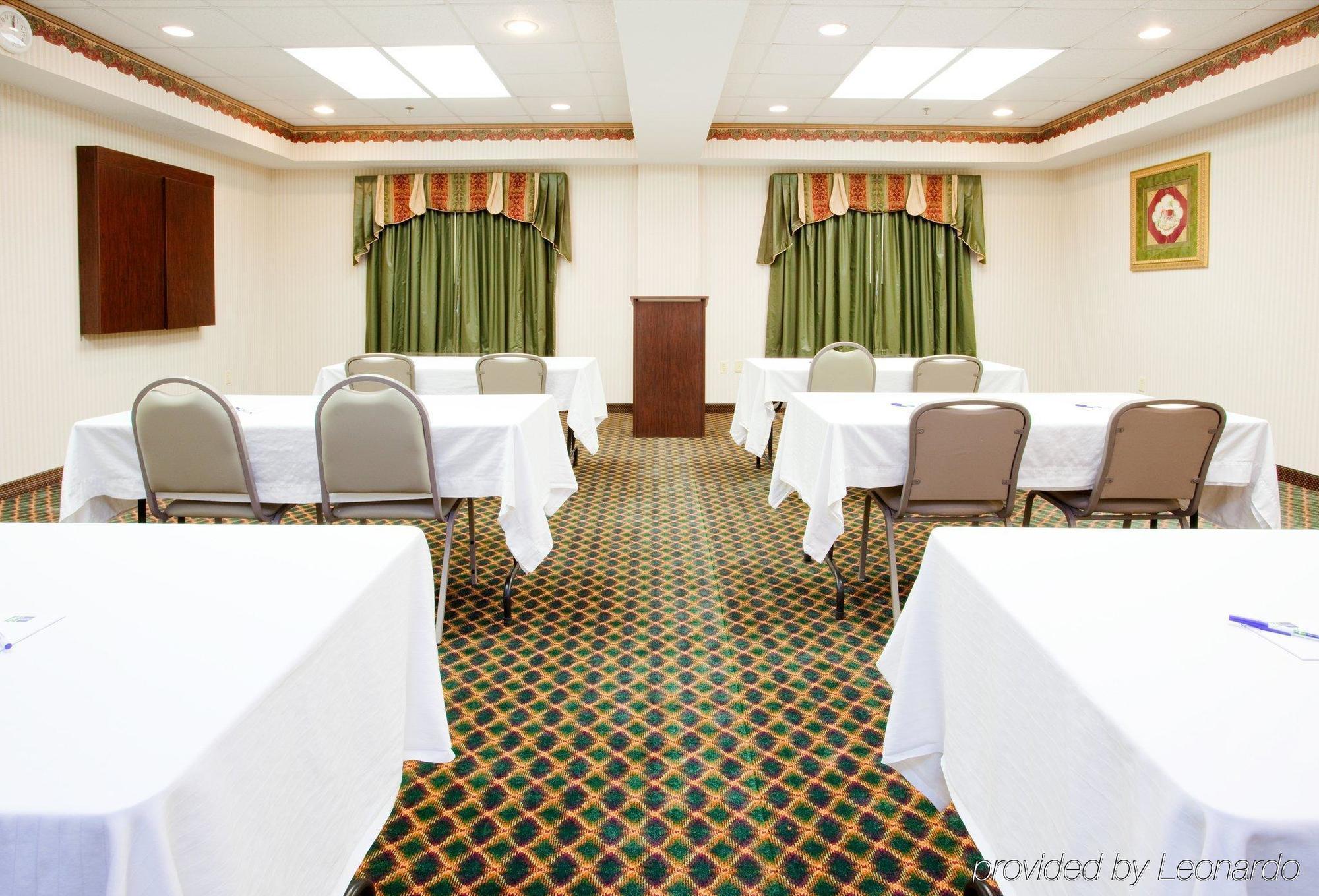 Holiday Inn Express Hillsville By Ihg Exterior photo