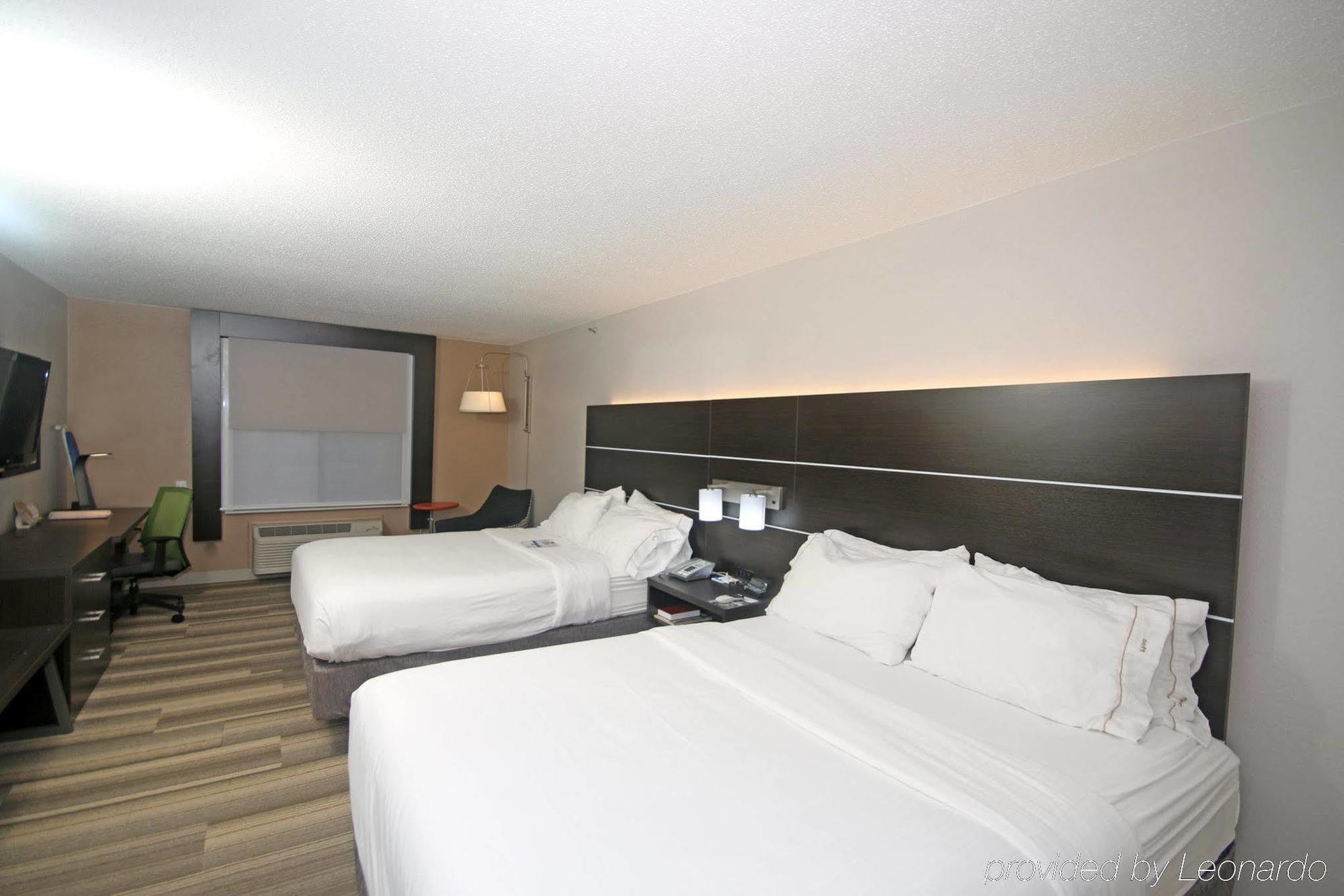 Holiday Inn Express Hillsville By Ihg Exterior photo