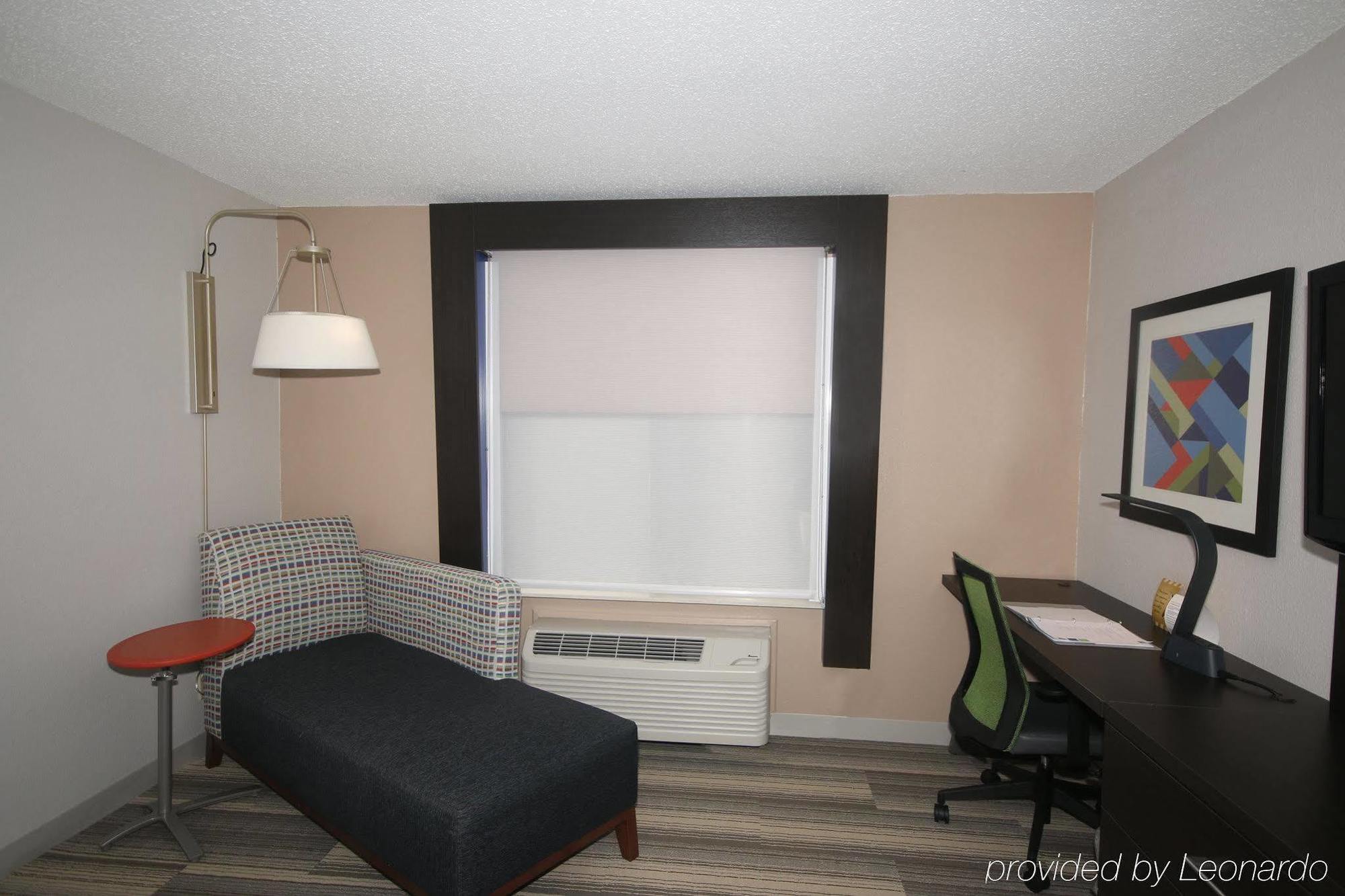 Holiday Inn Express Hillsville By Ihg Exterior photo