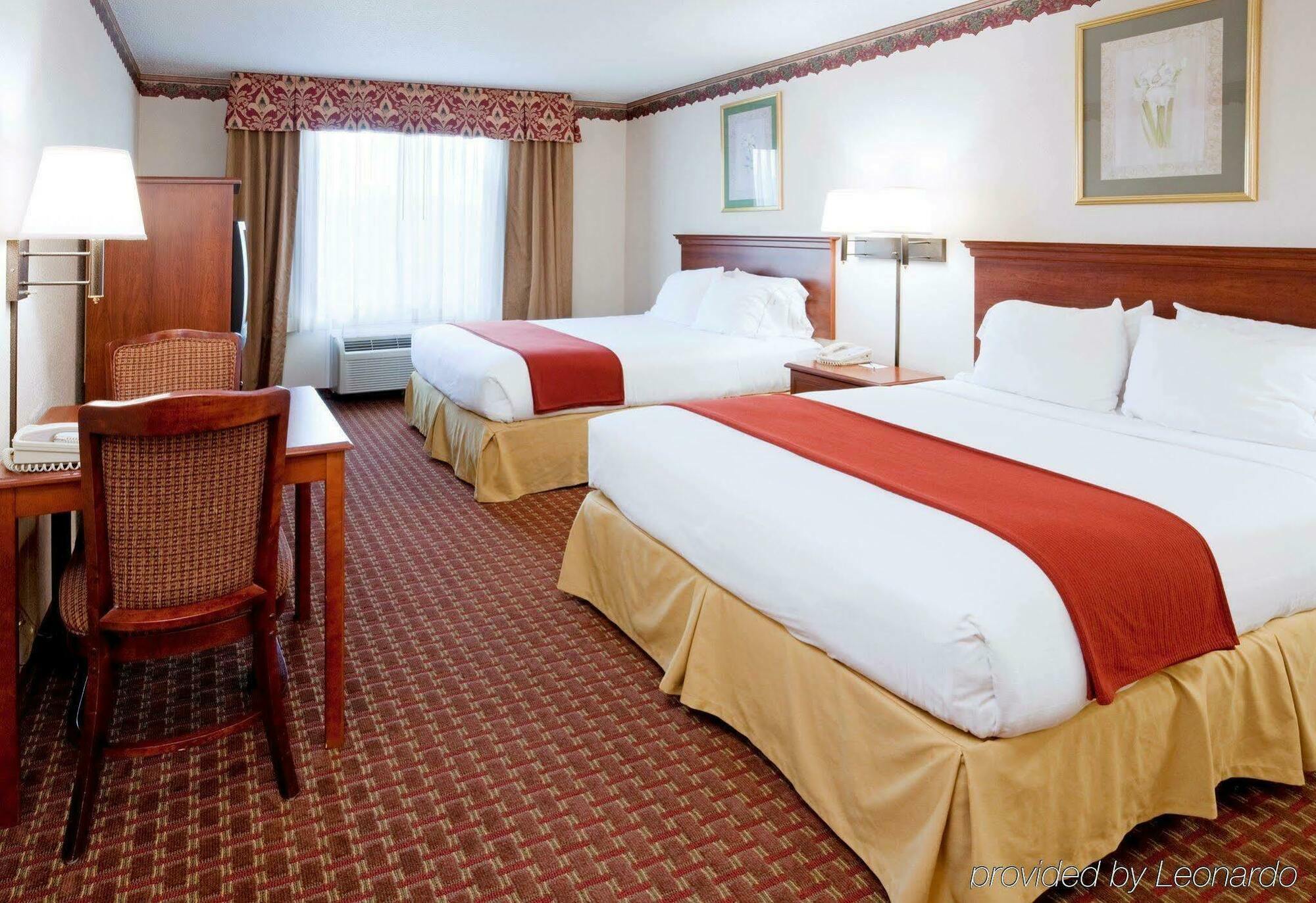Holiday Inn Express Hillsville By Ihg Exterior photo