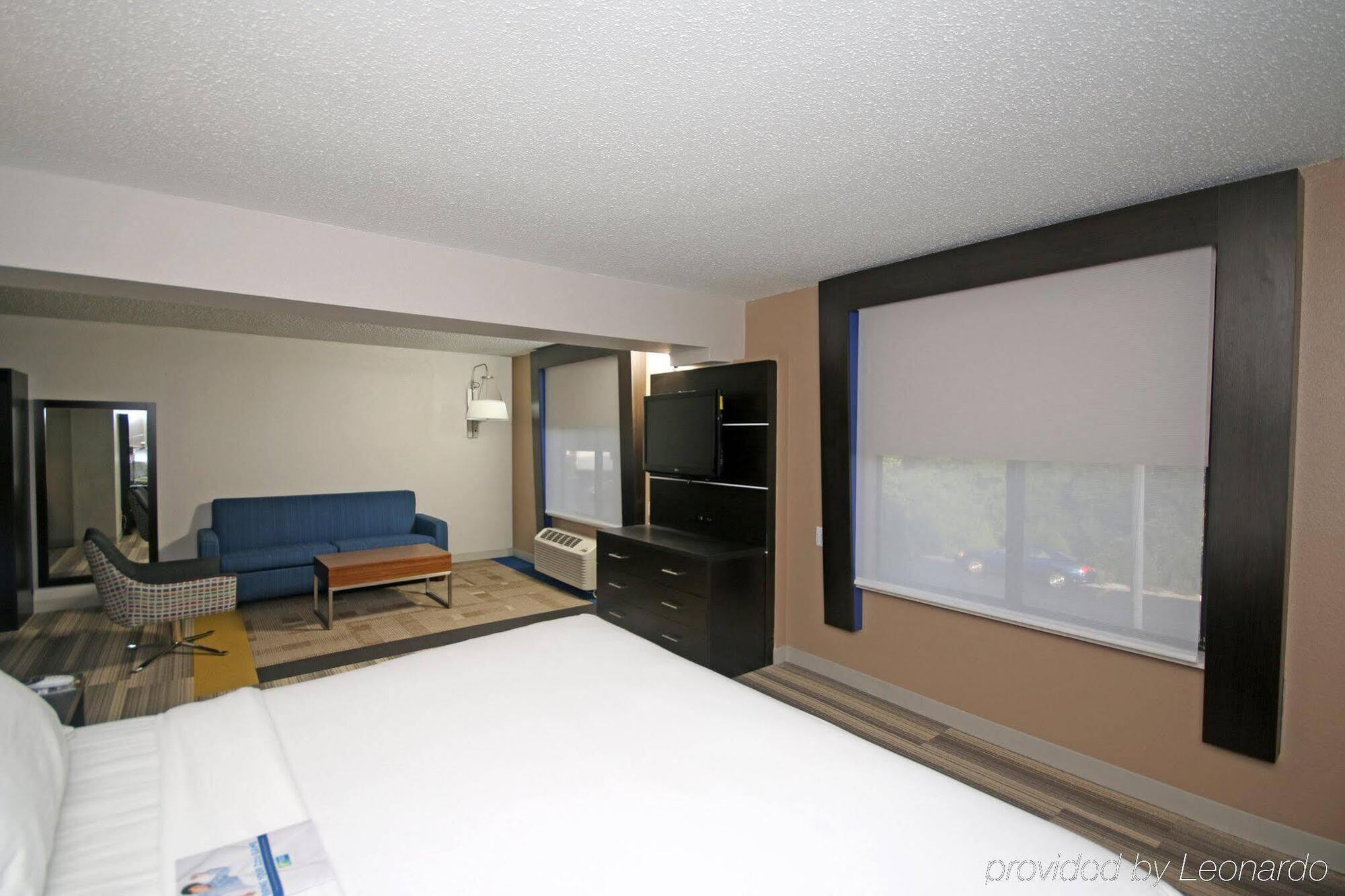 Holiday Inn Express Hillsville By Ihg Exterior photo